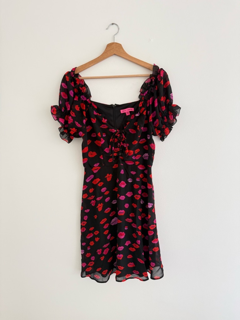 Betsey Johnson Black Red Lipstick Print Puff Sleeve Mini Dress 10 - Picture 2 of 7